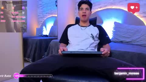 Snapshot of benjamin_more chatting on 09.09.25 BENJAMIN online show from 09.09.25