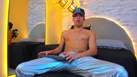 Snapshot of benjamin_more chatting on 09.18.25 BENJAMIN online show from 09.18.25