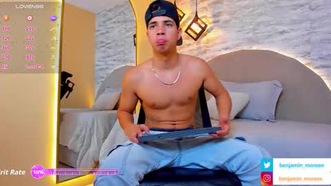 Snapshot of benjamin_more chatting on 10.03.25 BENJAMIN online show from 10.03.25