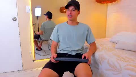 BENJAMIN online show from 07.08.26