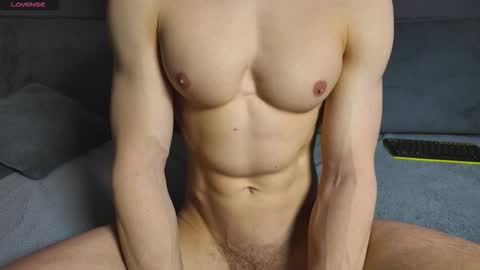 Snapshot of benjaminbond chatting on 02.28.26 benjaminkarl02 online show from 02.28.26