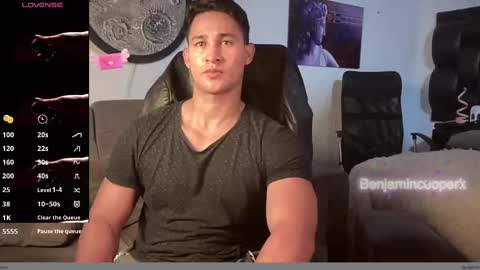 Snapshot of benjamincooperk1 chatting on 10.16.25 benjamincooperk online show from 10.16.25