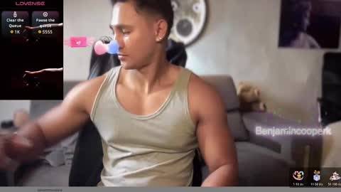 Snapshot of benjamincooperk1 chatting on 10.20.25 benjamincooperk online show from 10.20.25