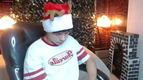 Snapshot of benjamintwink1 chatting on 12.16.24 BENJAMIN online show from 12.16.24