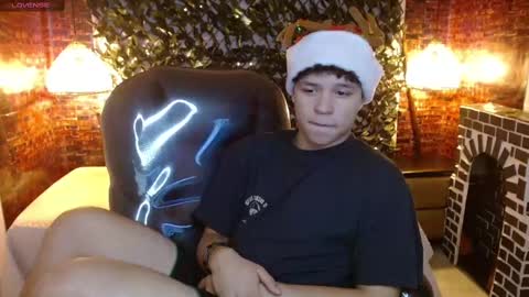 Snapshot of benjamintwink1 chatting on 12.17.24 BENJAMIN online show from 12.17.24