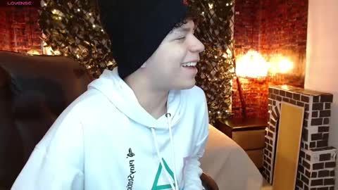 Snapshot of benjamintwink1 chatting on 12.18.24 BENJAMIN online show from 12.18.24