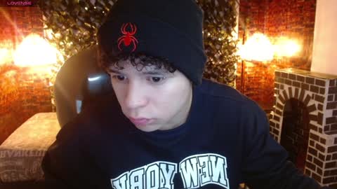 Snapshot of benjamintwink1 chatting on 01.06.25 BENJAMIN online show from 01.06.25