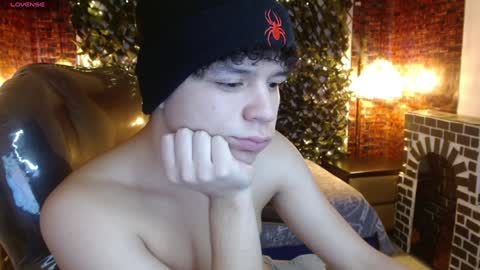 Snapshot of benjamintwink1 chatting on 01.06.25 BENJAMIN online show from 01.06.25