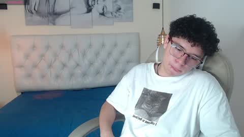 Snapshot of benjamintwink1 chatting on 02.01.25 BENJAMIN online show from 02.01.25