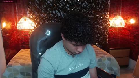 Snapshot of benjamintwink1 chatting on 02.25.25 BENJAMIN online show from 02.25.25