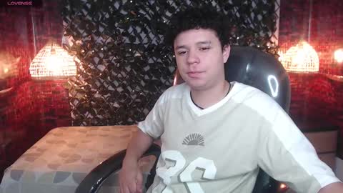 Snapshot of benjamintwink1 chatting on 03.10.25 BENJAMIN online show from 03.10.25