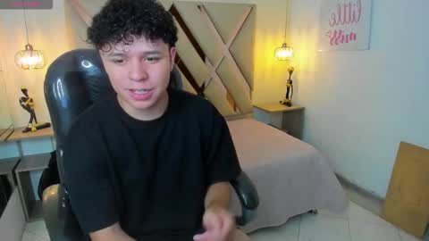 Snapshot of benjamintwink1 chatting on 09.10.25 BENJAMIN online show from 09.10.25