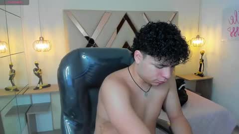 Snapshot of benjamintwink1 chatting on 09.11.25 BENJAMIN online show from 09.11.25