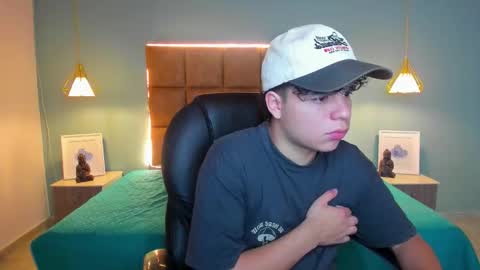 Snapshot of benjamintwink1 chatting on 09.14.25 BENJAMIN online show from 09.14.25