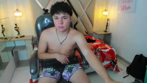 Snapshot of benjamintwink1 chatting on 09.16.25 BENJAMIN online show from 09.16.25