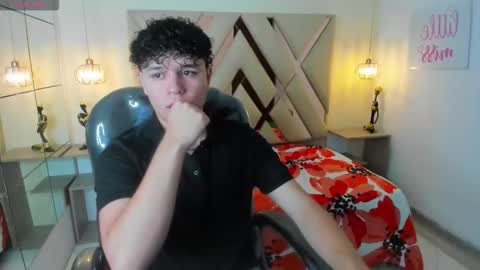 Snapshot of benjamintwink1 chatting on 09.17.25 BENJAMIN online show from 09.17.25