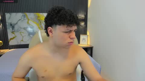 Snapshot of benjamintwink1 chatting on 09.22.25 BENJAMIN online show from 09.22.25