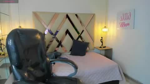 Snapshot of benjamintwink1 chatting on 09.28.25 BENJAMIN online show from 09.28.25