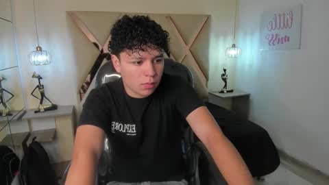 Snapshot of benjamintwink1 chatting on 10.11.25 BENJAMIN online show from 10.11.25