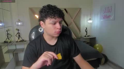 Snapshot of benjamintwink1 chatting on 10.23.25 BENJAMIN online show from 10.23.25