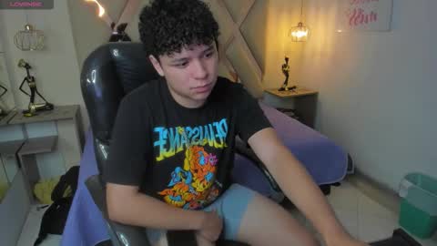 Snapshot of benjamintwink1 chatting on 10.29.25 BENJAMIN online show from 10.29.25