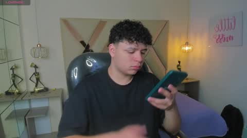 Snapshot of benjamintwink1 chatting on 10.30.25 BENJAMIN online show from 10.30.25