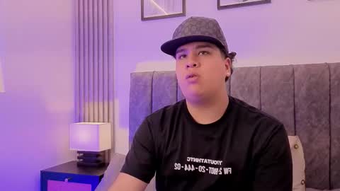 Snapshot of bennett_alejoo chatting on 09.19.25 bennett_alejoo online show from 09.19.25