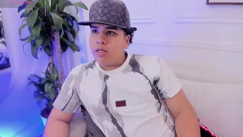 Snapshot of bennett_alejoo chatting on 09.23.25 bennett_alejoo online show from 09.23.25