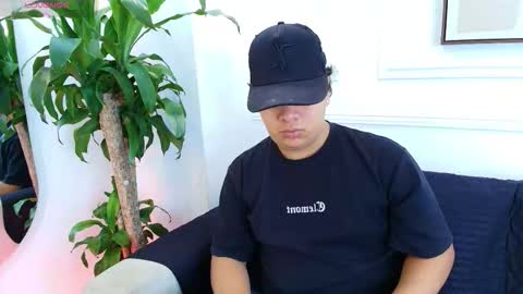 Snapshot of bennett_alejoo chatting on 10.01.25 bennett_alejoo online show from 10.01.25