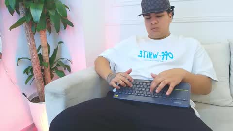 bennett_alejoo online show from 12.04.25