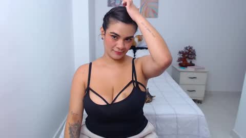 Snapshot of benny_austin chatting on 02.09.25 benny online show from 02.09.25