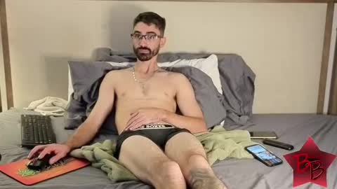 Snapshot of benny_boy95 chatting on 09.24.25 benny_boy95 online show from 09.24.25