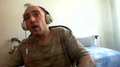 Snapshot of bentish chatting on 09.18.25 bentish online show from 09.18.25