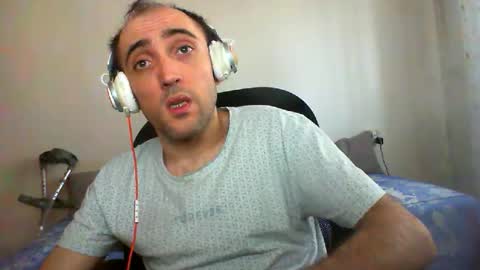 Snapshot of bentish chatting on 09.23.25 bentish online show from 09.23.25