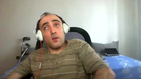 Snapshot of bentish chatting on 10.09.25 bentish online show from 10.09.25