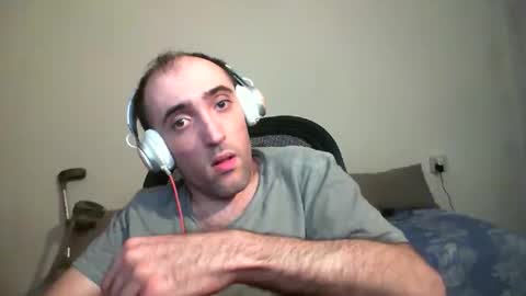 Snapshot of bentish chatting on 10.16.25 bentish online show from 10.16.25