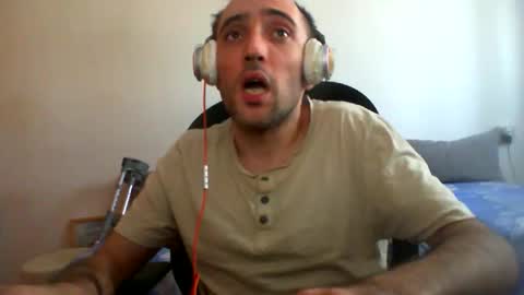 Snapshot of bentish chatting on 10.21.25 bentish online show from 10.21.25