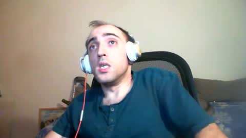 Snapshot of bentish chatting on 10.26.25 bentish online show from 10.26.25