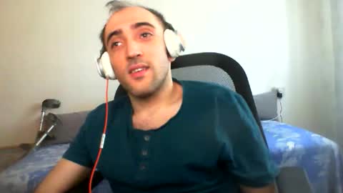 Snapshot of bentish chatting on 10.28.25 bentish online show from 10.28.25