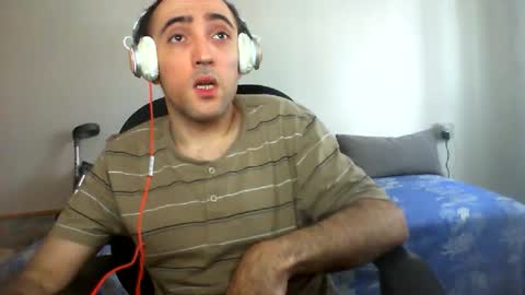 Snapshot of bentish chatting on 10.29.25 bentish online show from 10.29.25