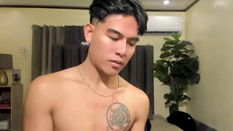 Snapshot of bentlyfuck chatting on 10.31.25 bentlyfuck online show from 10.31.25