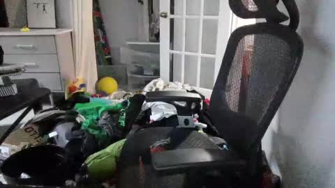 benzoil20007 online show from 10.19.25