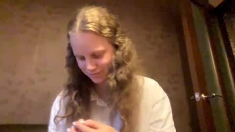 Sophia online show from 10.10.25