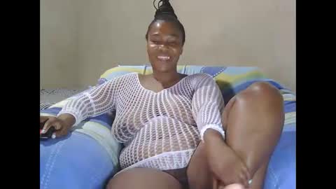 Snapshot of best_frnd chatting on 04.30.26 best_frnd online show from 04.30.26