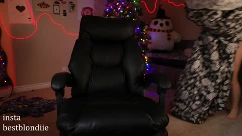 Chloe Next stream on Friday online show from 12.24.24