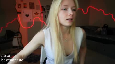 Chloe Next stream on Friday online show from 01.20.25