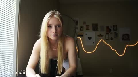 Chloe Next stream on Friday online show from 03.03.25