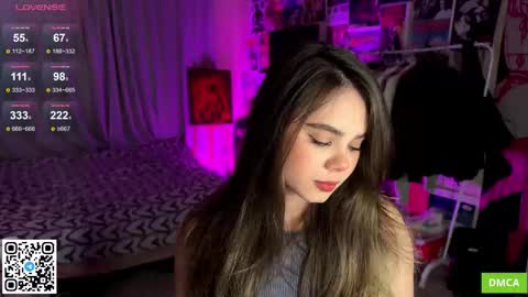 Snapshot of bestie_me chatting on 10.10.25 Emily  Stream every day  online show from 10.10.25