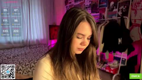 Snapshot of bestie_me chatting on 10.11.25 Emily  Stream every day  online show from 10.11.25