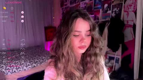 Snapshot of bestie_me chatting on 10.23.25 Emily  Stream every day  online show from 10.23.25